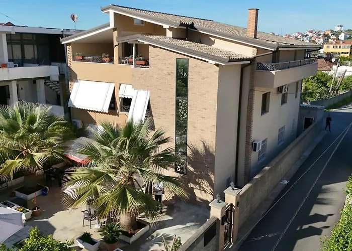 Villa Hoxha 80